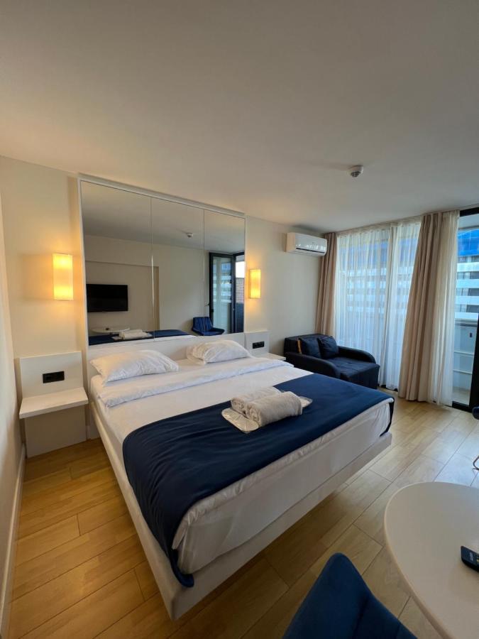 Orbi City Aparthotel Black Sea View บาทูมิ ภายนอก รูปภาพ