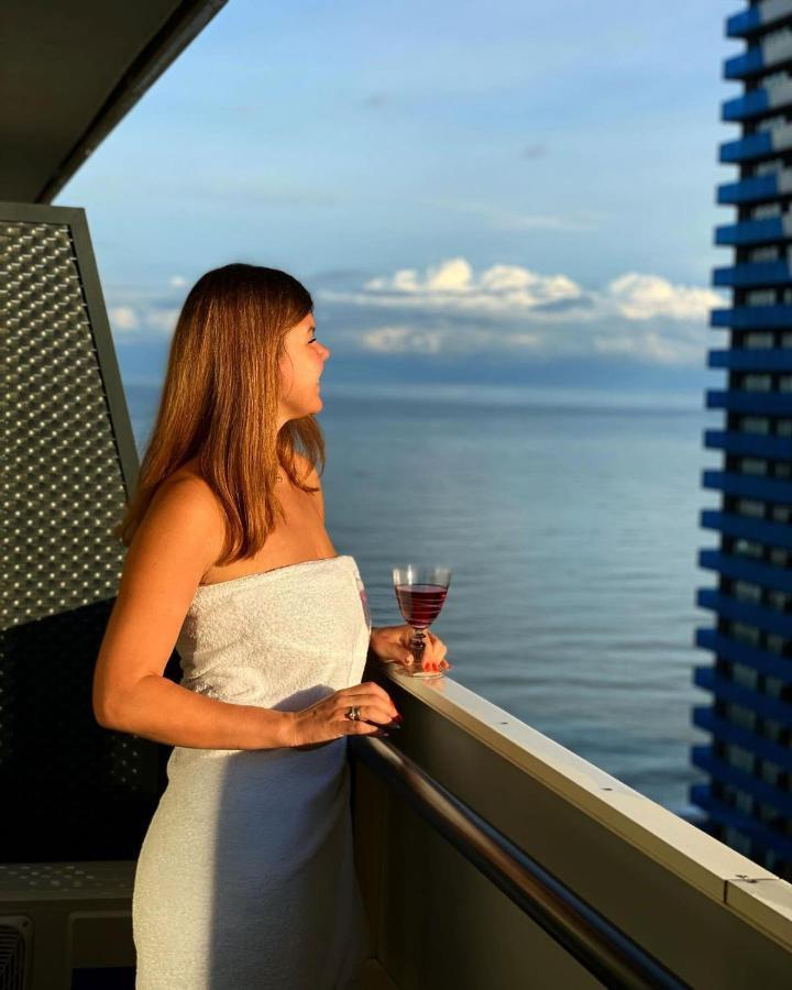 Orbi City Aparthotel Black Sea View บาทูมิ ภายนอก รูปภาพ