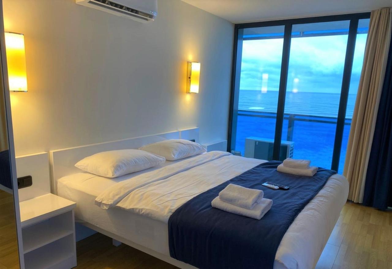 Orbi City Aparthotel Black Sea View บาทูมิ ภายนอก รูปภาพ