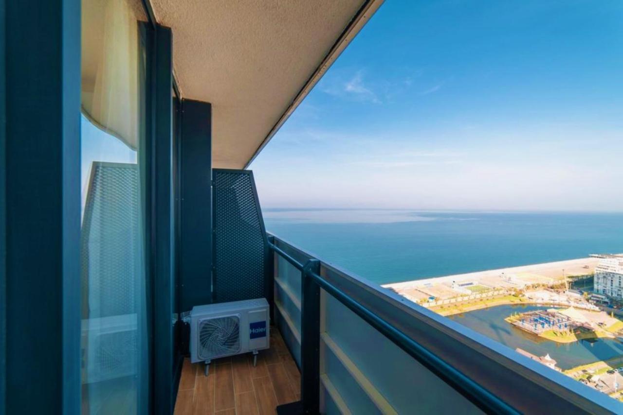 Orbi City Aparthotel Black Sea View บาทูมิ ภายนอก รูปภาพ