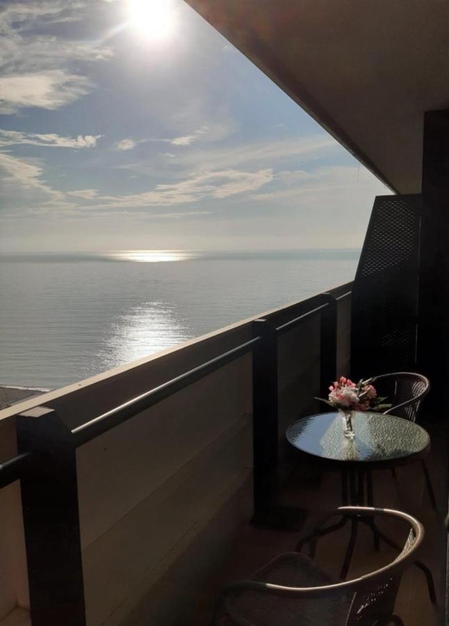 Orbi City Aparthotel Black Sea View บาทูมิ ภายนอก รูปภาพ